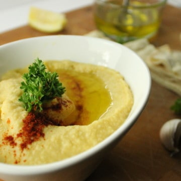 Garnished Garlic Hummus